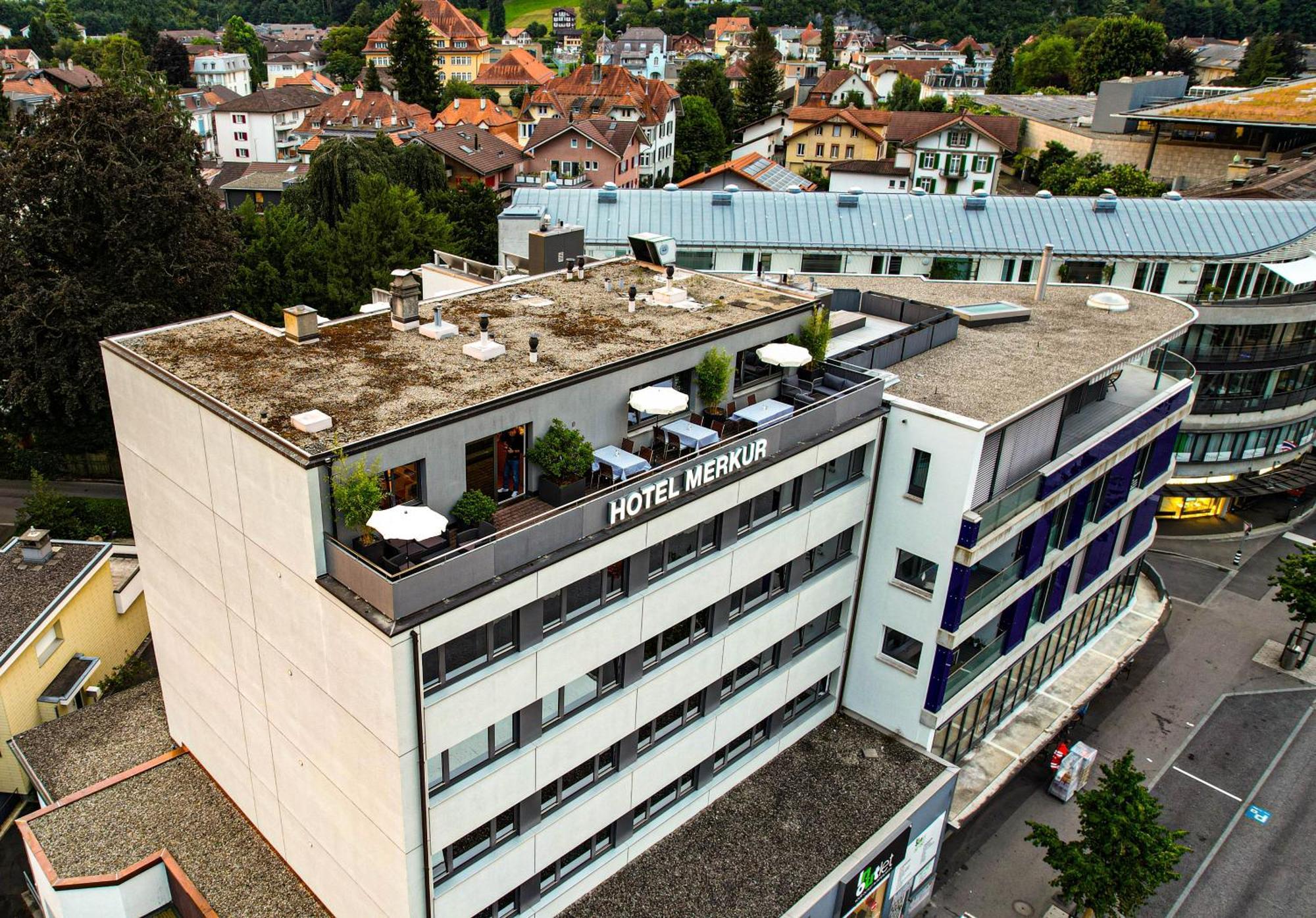 Hotel Merkur - West Station Интерлакен Екстериор снимка